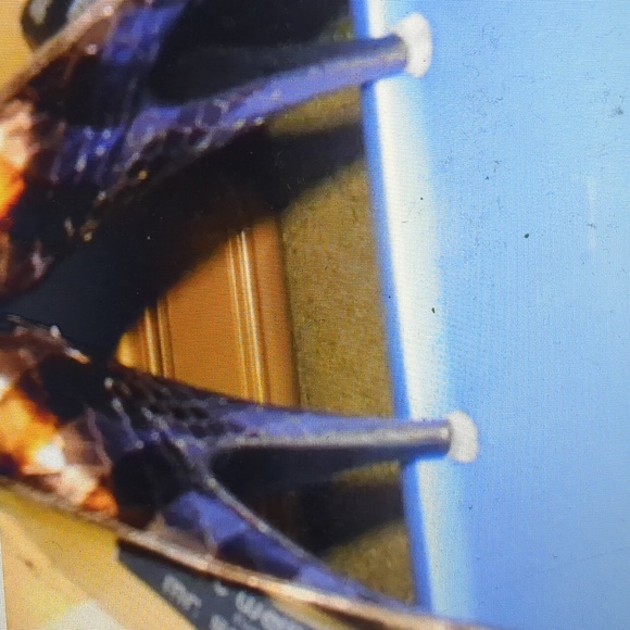 Gold Metallic Heels w/Mesh Toes - Picture 2 of 7